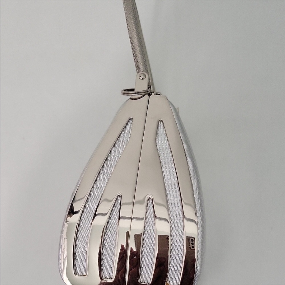 Women Elegant Silver Color Clutch - Picture 4 of 12